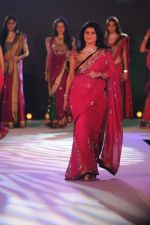  at Pidilite presents Manish Malhotra, Shaina NC show for CPAA in Mumbai on 1st July 2012 (21).JPG